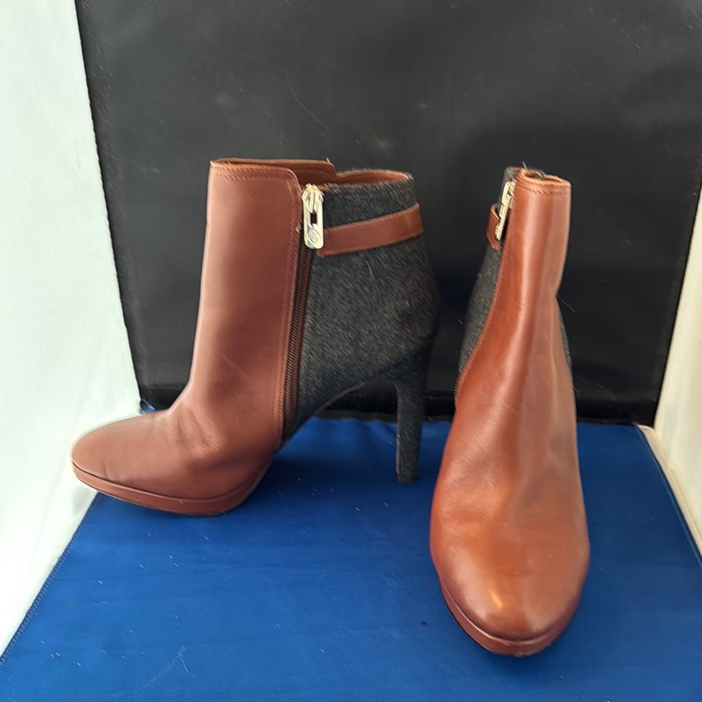 Antonio Melani Brown and Gray Women's Ankle‎ Boots size 9